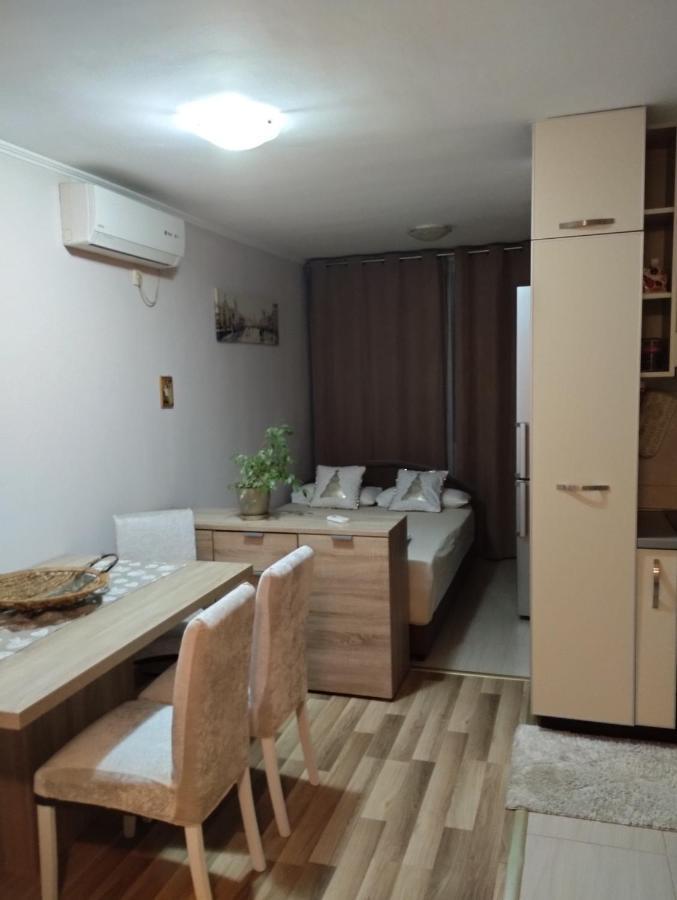 Apartments Vis Jaz Budva Bagian luar foto