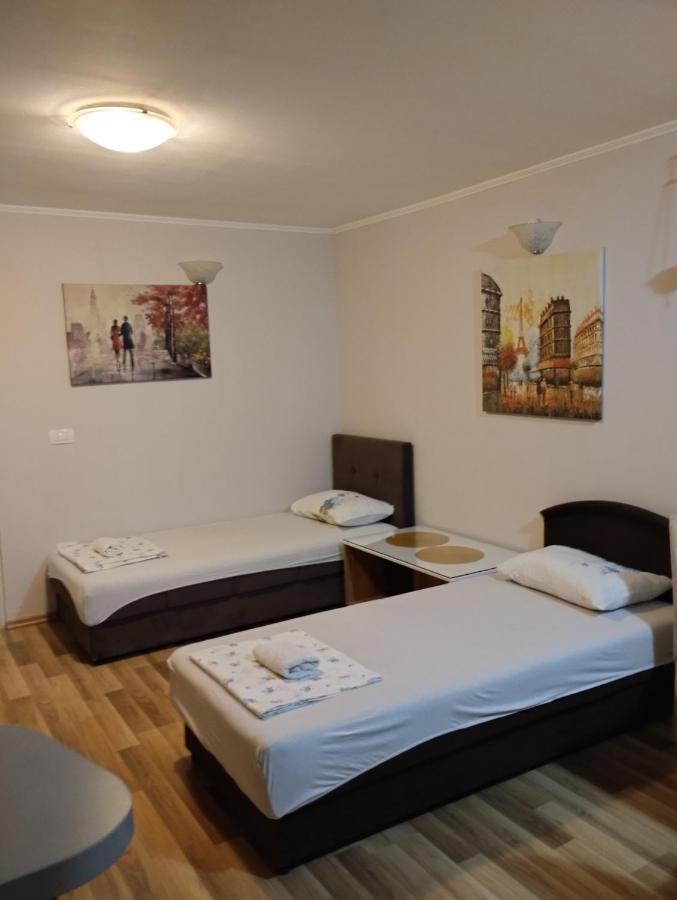 Apartments Vis Jaz Budva Bagian luar foto