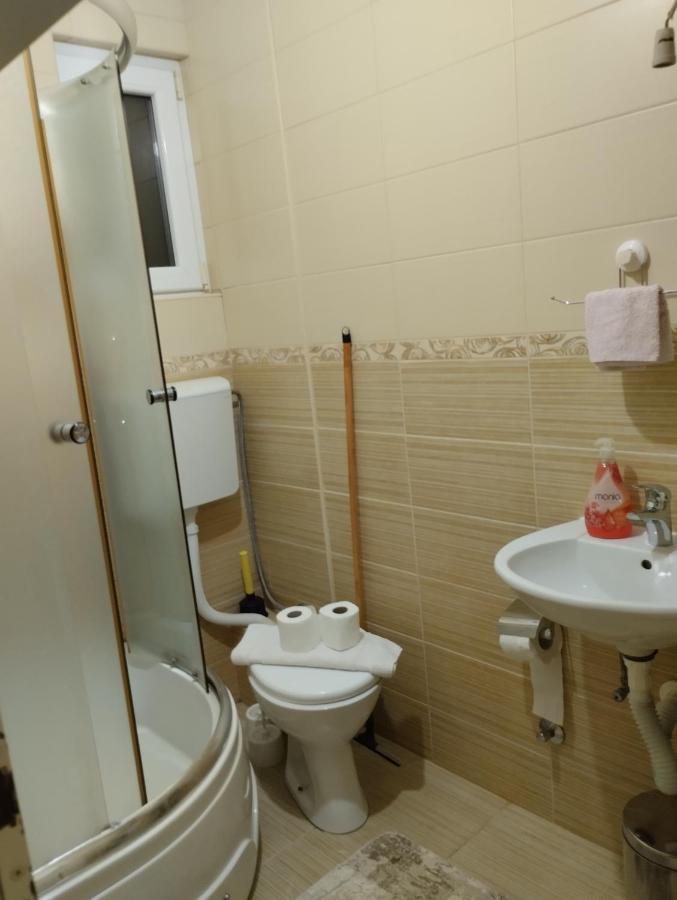 Apartments Vis Jaz Budva Bagian luar foto