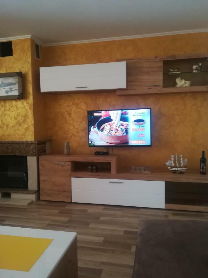 Apartments Vis Jaz Budva Bagian luar foto