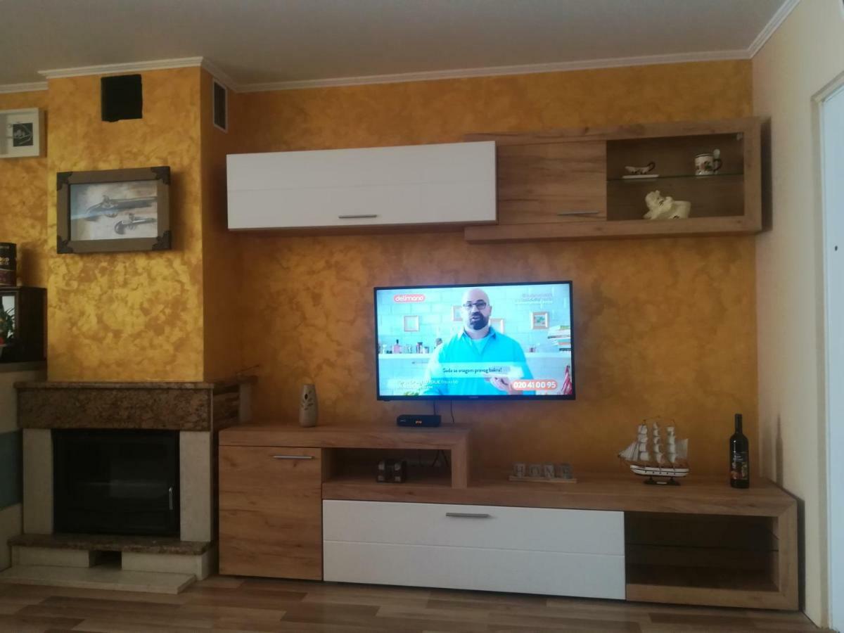 Apartments Vis Jaz Budva Bagian luar foto
