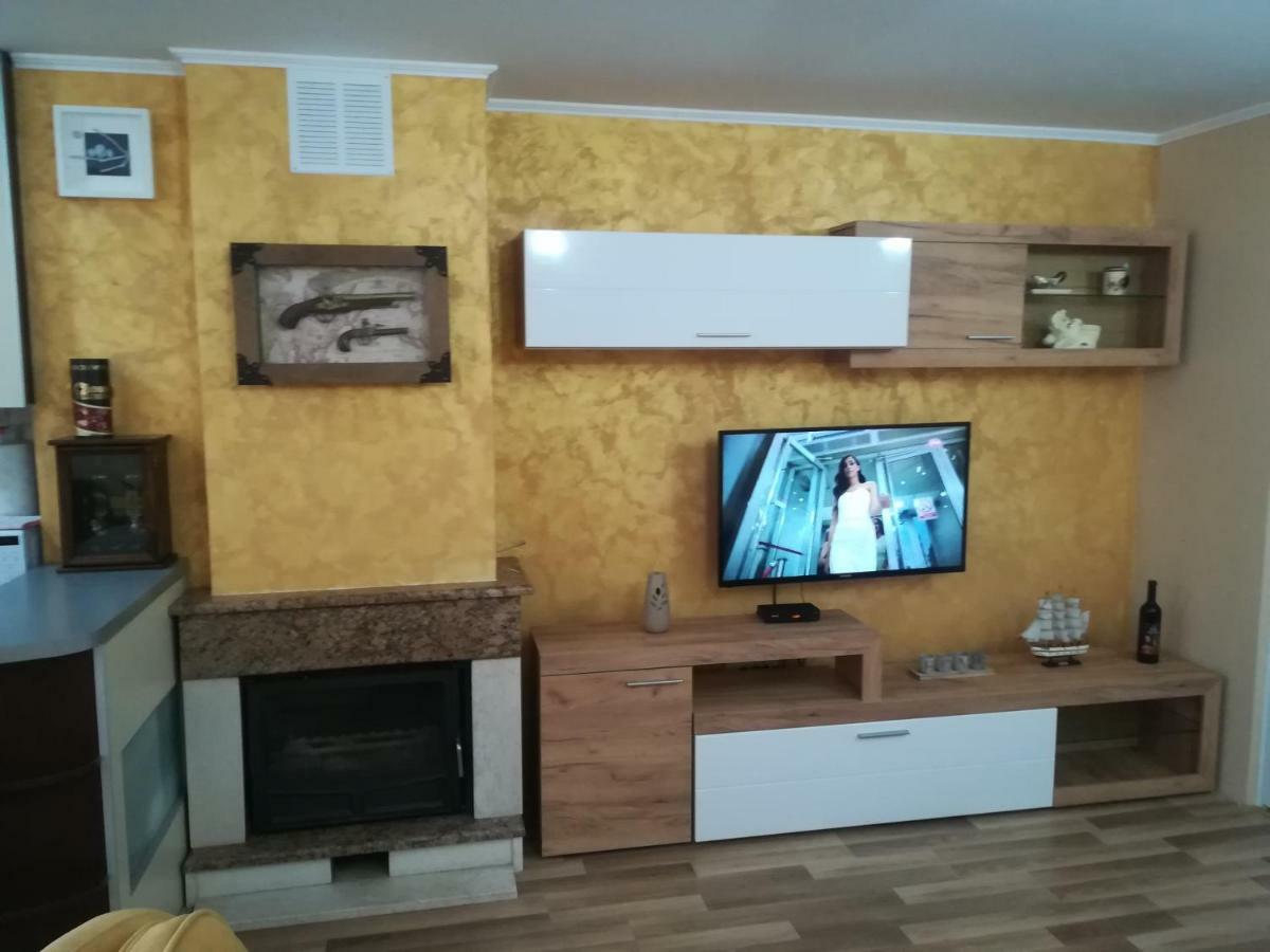 Apartments Vis Jaz Budva Bagian luar foto