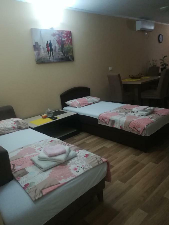 Apartments Vis Jaz Budva Bagian luar foto