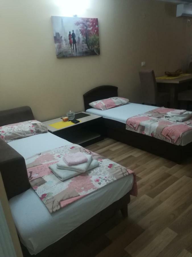 Apartments Vis Jaz Budva Bagian luar foto